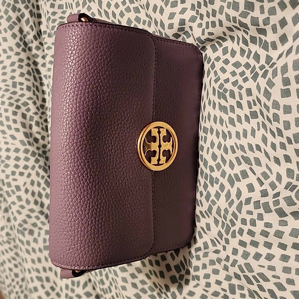 Tory Burch Olivia Pebbled Purple Leather Bag - Picture 2 of 9